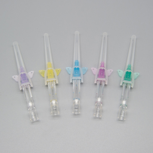 IV Cannula مع أجنحة 22G