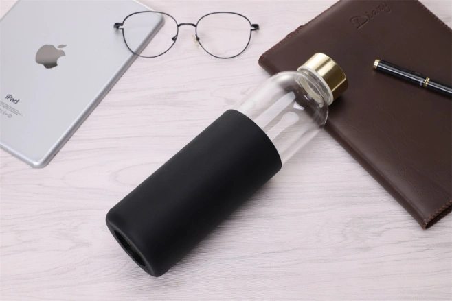 Hot Sale High Quality Borosilicate Bamboo Lid Glass Water Bottle with Silicone Sleeve