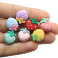 Leuke Kleurrijke Aardbei Resin Plaksteen Cabochon Resin Kralen Voor Sieraden Maken Accessoire Fruit Resin Charms