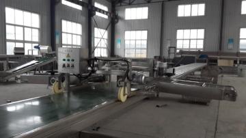 Pickled cabbage automatic conveyor