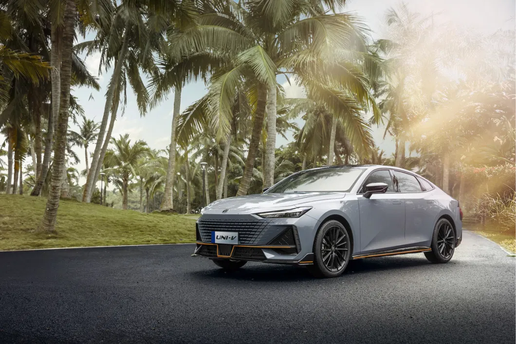 Changan Uni-V 1.5t Grey Sports Car Sedan 5 Seats Gasoline Petrol Vehicles Convertible Transportation for Young Gentlemen