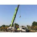 Mengangkat Tinggi 67,5m 80 Ton Truck Crane ZTC800E552