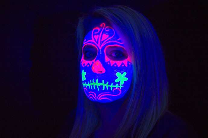 Neon hallowen face paint design 
