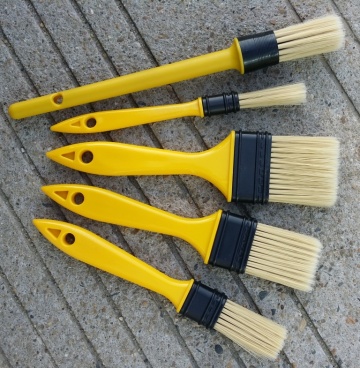 Plastic handle paint brush set