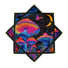 UV Reactive Flow star for dark light environment