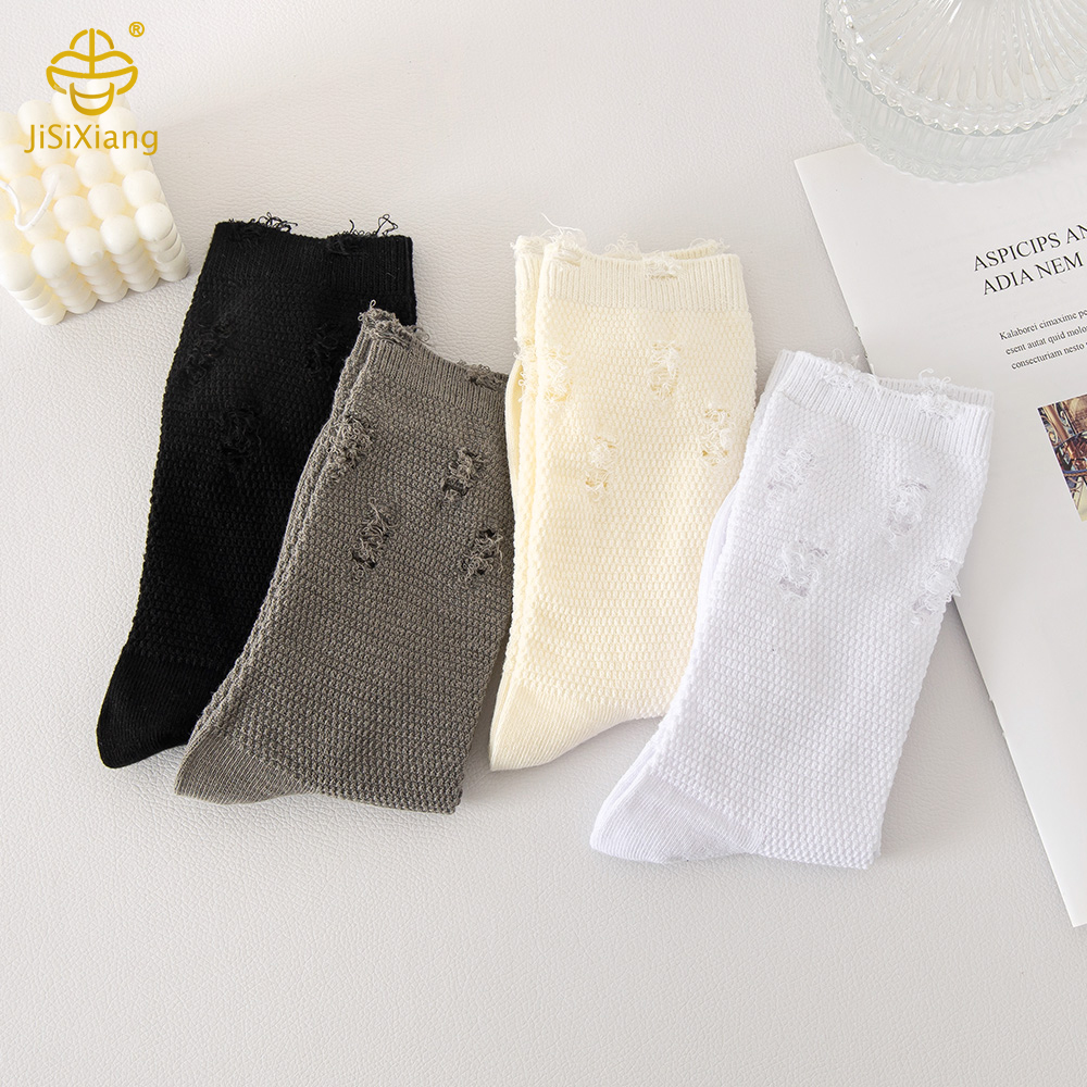 단독 튜브 양말의 한국 버전 Korean version of solid color tube socks