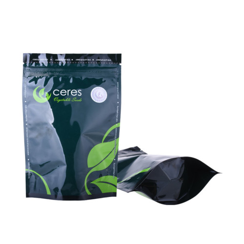 Plastová obalová taška s organickými zelenými čajovými sáčky