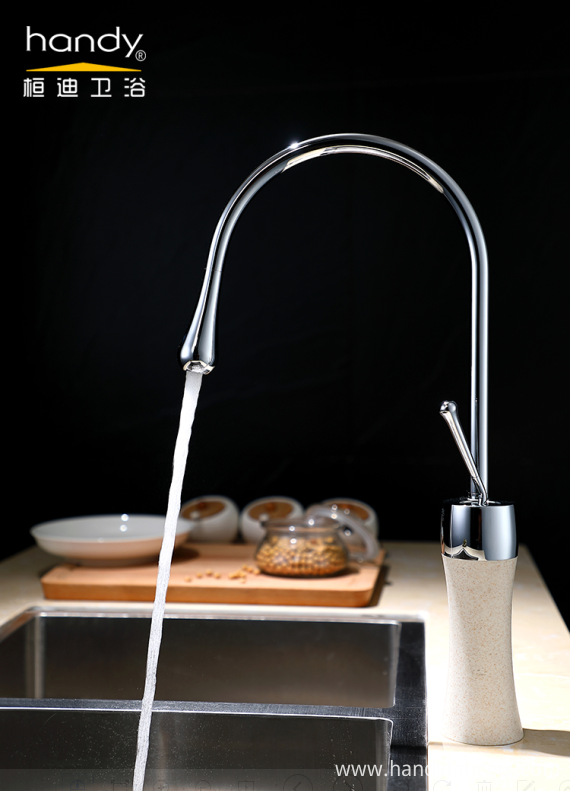 single lever brass kitchen faucet