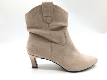 Customized Ladies Pointed Toe Kitten Heel Ankle Boots