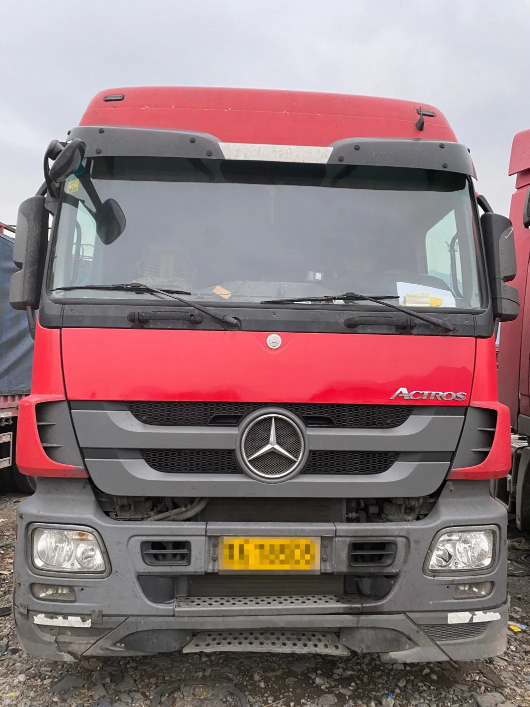 Used Mercedes Benz Red Heavy Duty Tractor Trucks Actros 2641 Trailer Head Truck in Good Condition