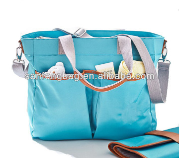 Messenger -style diaper bag