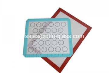 Silicone baking mat for baking