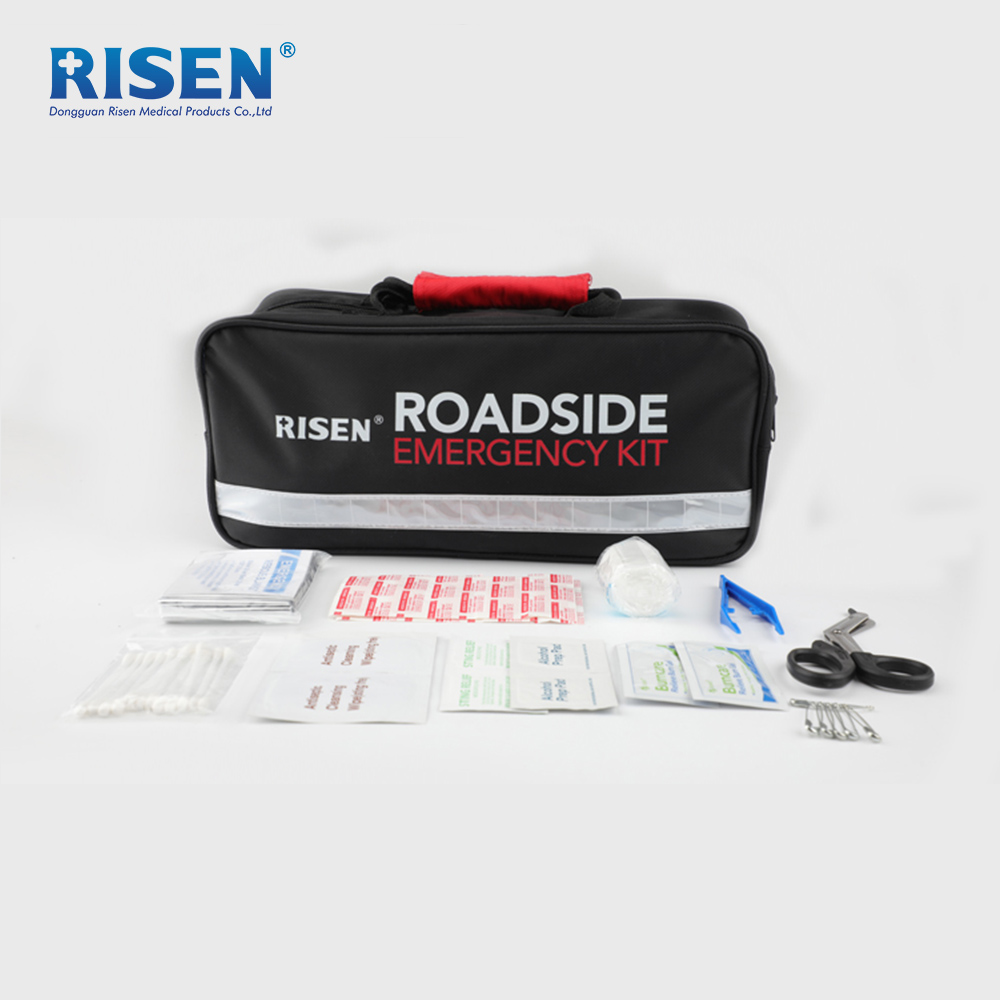 Notfallkit am Straßenrand_1 roadside emergency kit_1