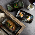 Pratos japoneses de sushi azul