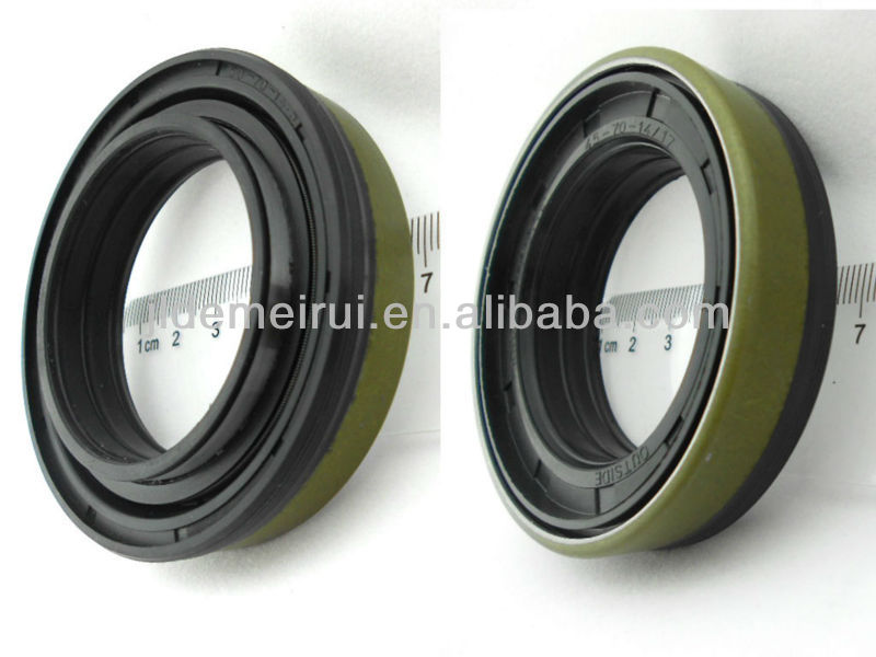 tractor oil seal 3765528M1