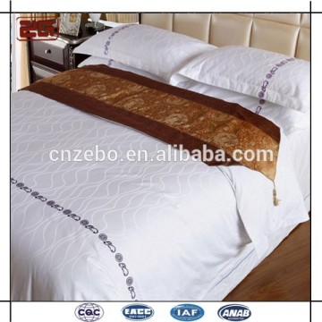Luxury Five Star hotel 100% textile polyester bed scarf bed linen