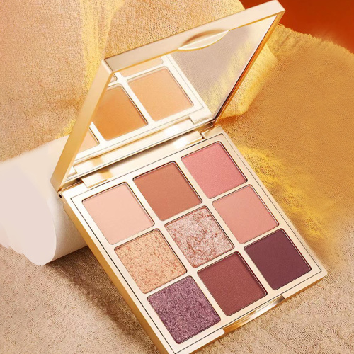 La paleta de sombras de ojos de maquillaje más caliente