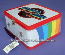 Metal lunch box with handle