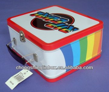 Metal lunch box with handle