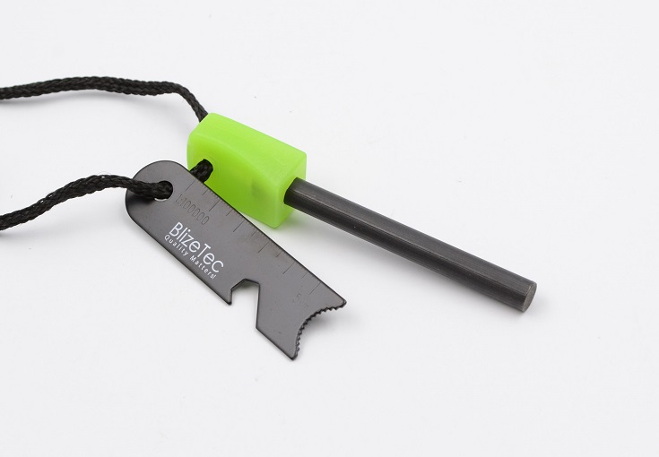 Luminous ferro rod fire starter with handle glow in the dark,Outdoor magnesium flint fire starter with luminous handle