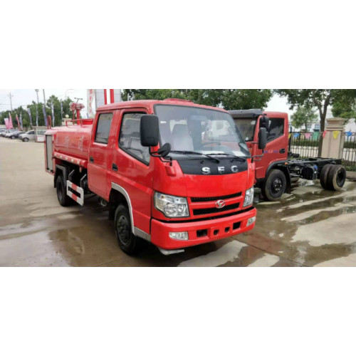 Ciudad recuse emergencia agua tierna camión de bomberos rojo