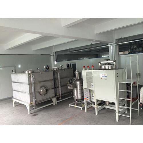 Large-scale solvent distillation recovery machine