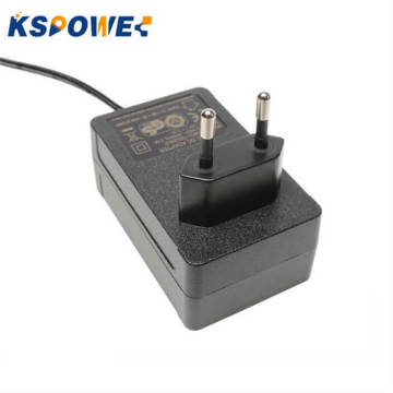 12.6V1.5A AC DC Wall Mount 18650 Battery Charger