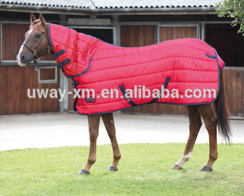 Stable padded horse turnout rug