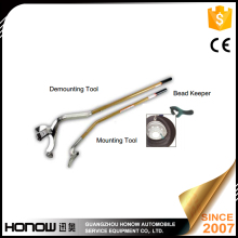 Tire changing hand tool