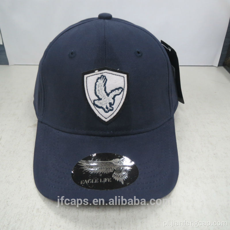 Sportowe czapki baseballowe z haftowaną aplikacją