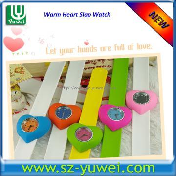Silicone Slap Bracelet với ấm trái tim trường hợp Watch cho trẻ em