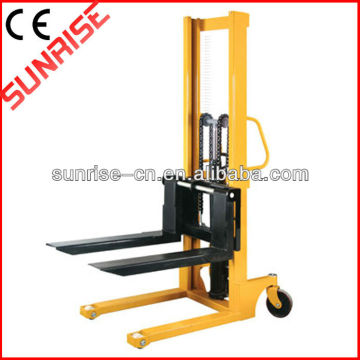 Manual hydraulic hand stacker