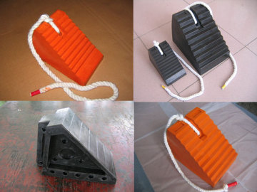 rubber wheel parking stopper for automotive vehicle