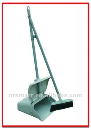 dust pan and brush,broom,dust pan