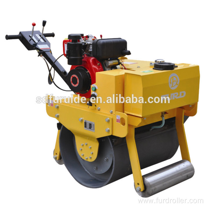 Small drum asphalt roller for road construction