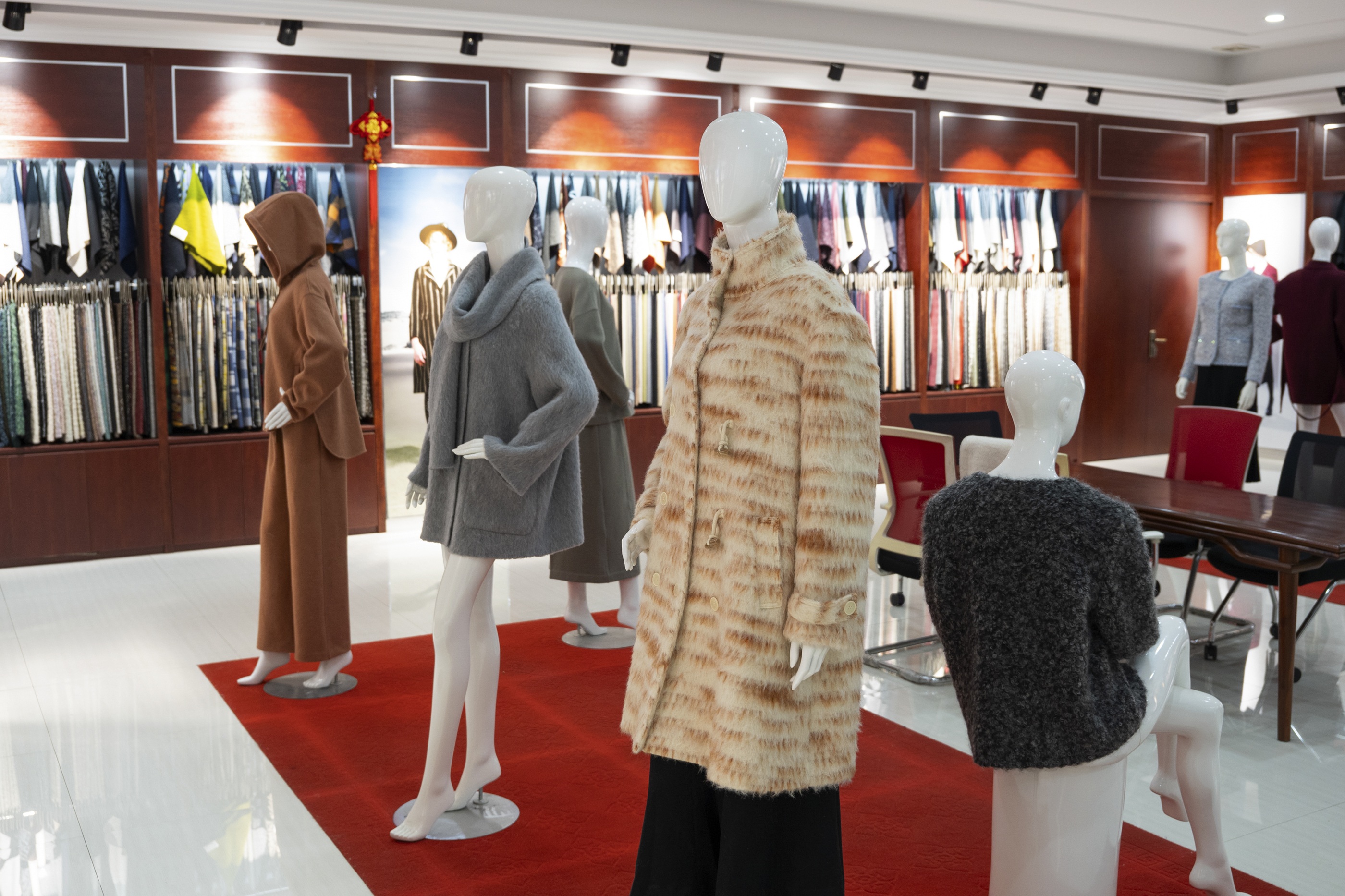 phòng trưng bày vải fabric showing room