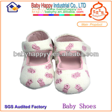 Wholesale Handmade Embroidery White Cotton Breathable Cozy Baby Girl Dress Shoes