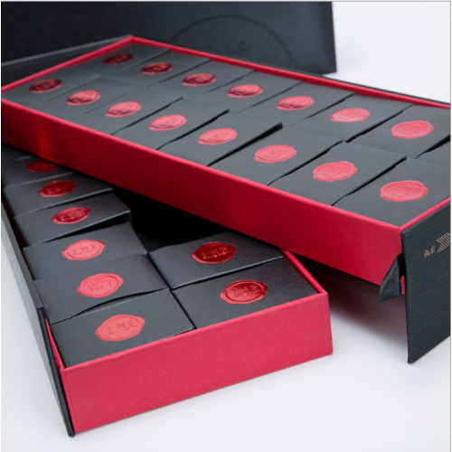 Πολυτελές κουτί μαύρου τσαγιού με μικρές σακούλες τσαγιού