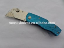 utility knife with comfortable grip and rotary cutter blade
