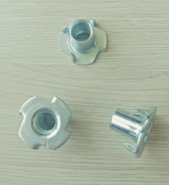 Disc Four paws Tee Nuts M8X17