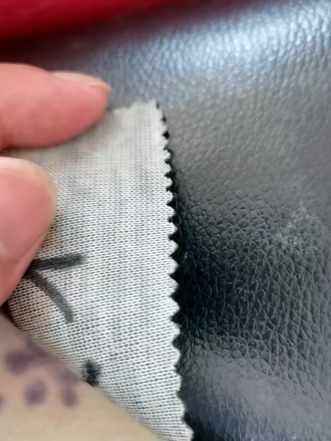 Rolo de couro preto em PVC, revestimento de malha impresso resistente a manchas com acabamento em relevo para móveis, assento de carro e cama