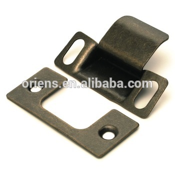 Door adjustable strike plate