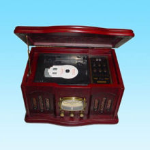 Nostalgic CD Player with AM/FM Radio and Built-in 2CH Stereo Speaker