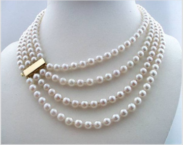 freshwater pearl necklace