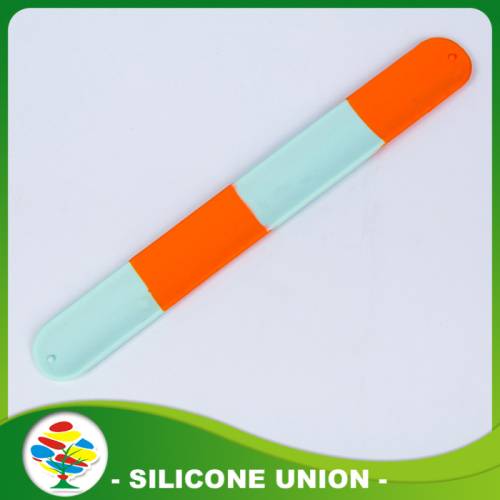 Promotion Hi-quality Debossed Slap Silicone braclets