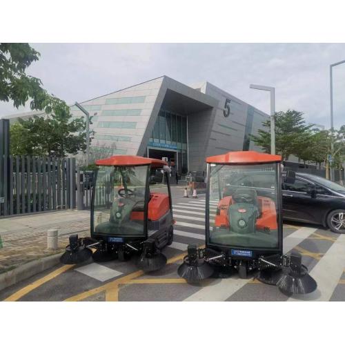 Camion de nettoyage de balayeur rétractable de rue électrique