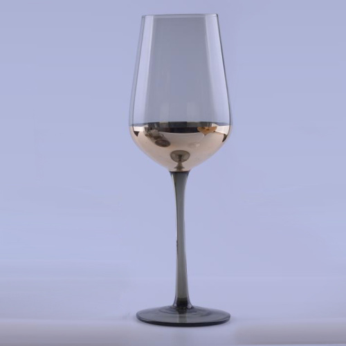 Glas-Trinkset auf Kupferbasis