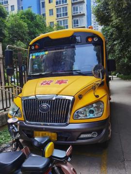 Used Yutong 6609 28 seat school bus