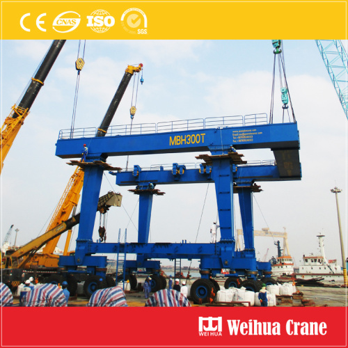 Tyred Crane mit Bootshandhabung