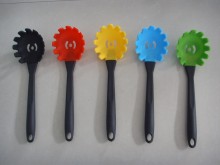 Silicone Kitchen Utensils Tools pasta claw